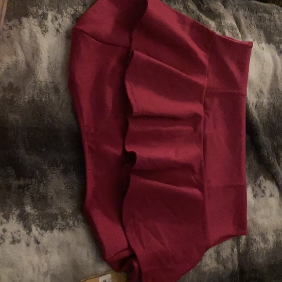 Plain pink shirt, in size Large but looks like it’ll fit a Medium, - Picture 5 of 5